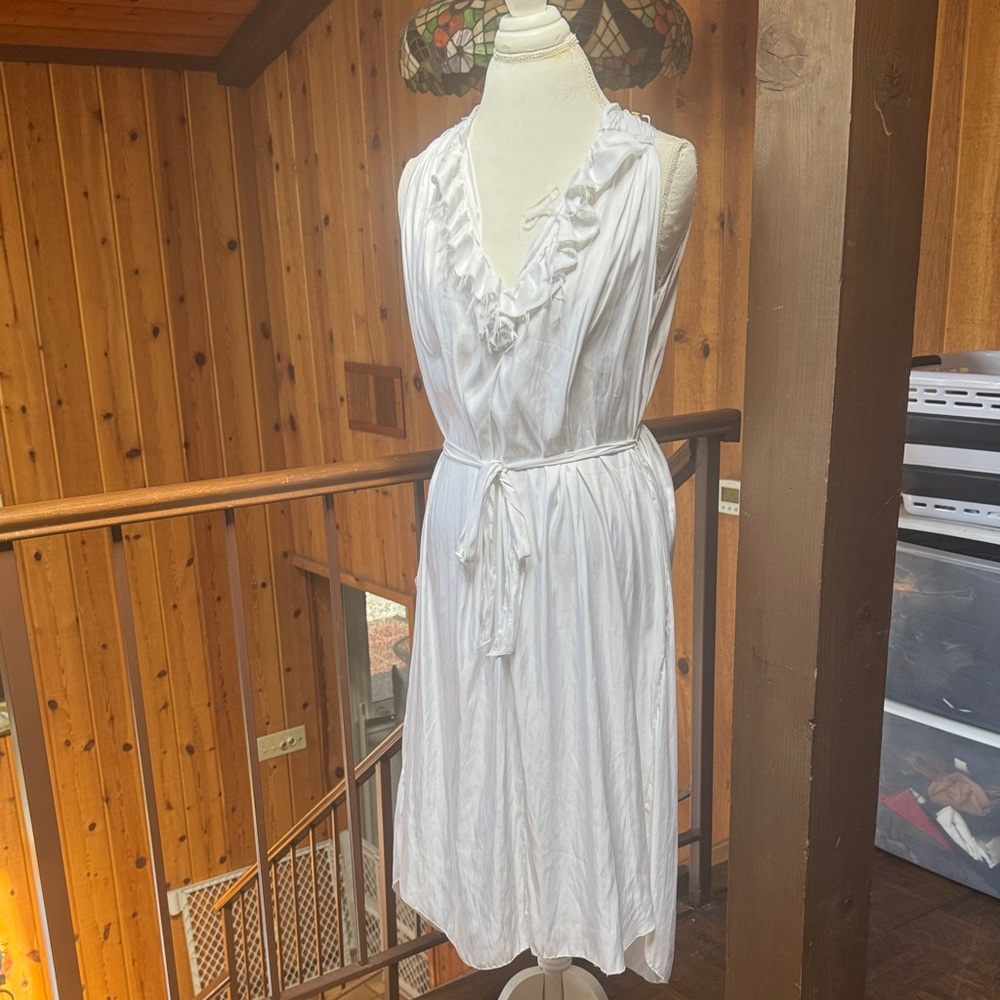 L’agence White Silk Sleeveless Belted Dress
